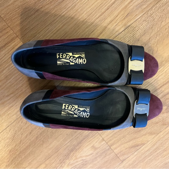 Salvatore Ferragamo Women's Vara Patchwork Burgundy and Gray Suede Pump Heel - Picture 2 of 9